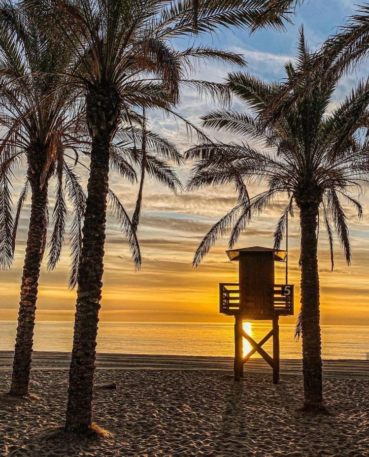 El Estudio De La Playa Benalbeach Holidays Deluxe Benalmadena Exterior photo